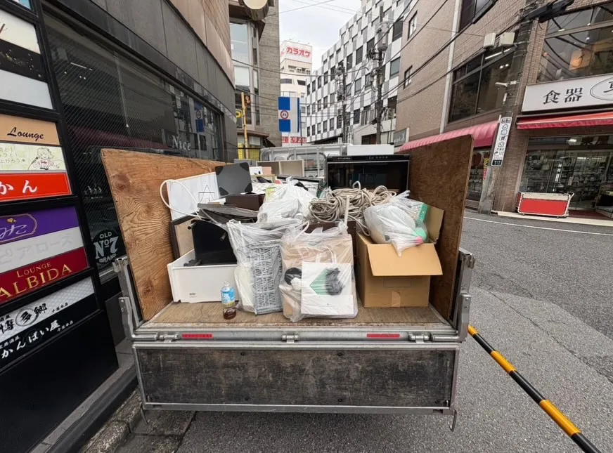 【閉店に伴う不用品回収を行いました】